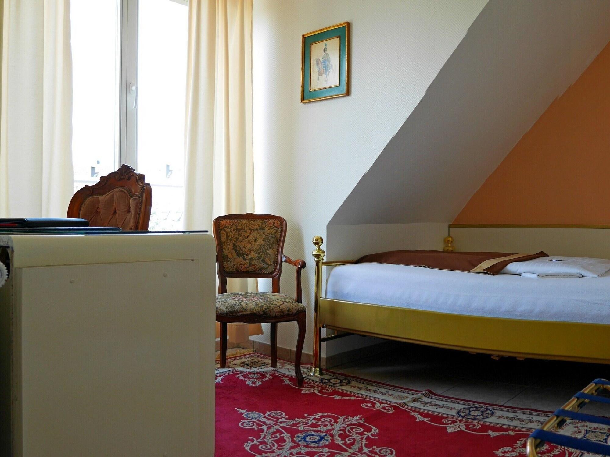 Haus Mooren, Hotel Garni Düsseldorf Kültér fotó