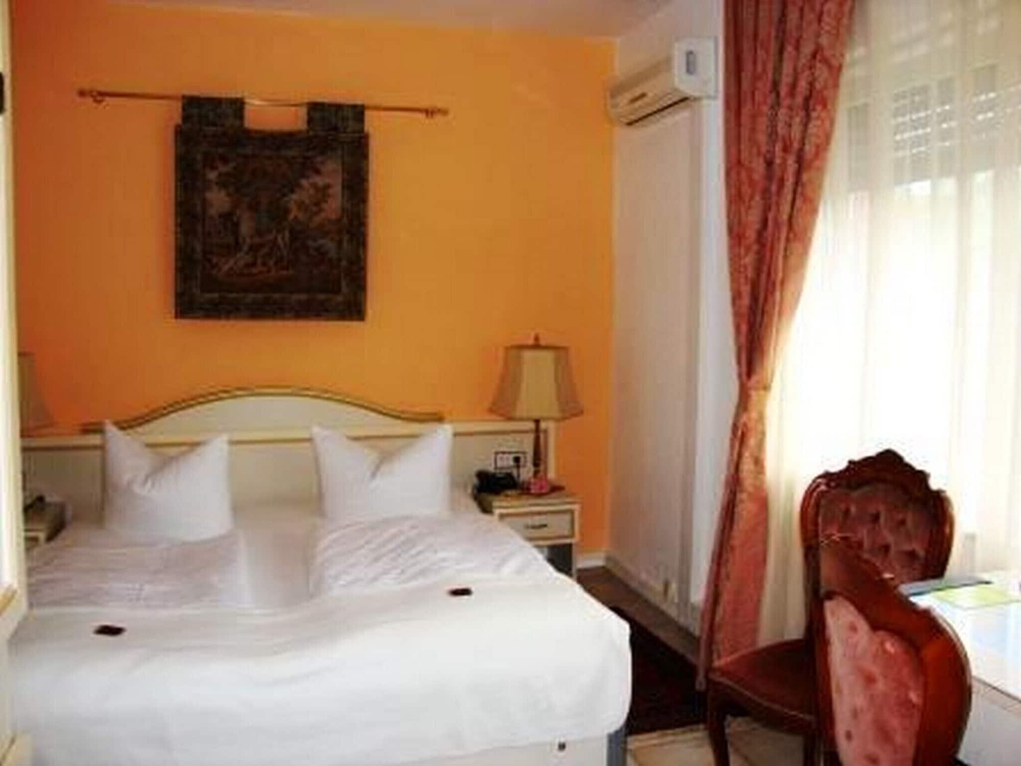 Haus Mooren, Hotel Garni Düsseldorf Kültér fotó