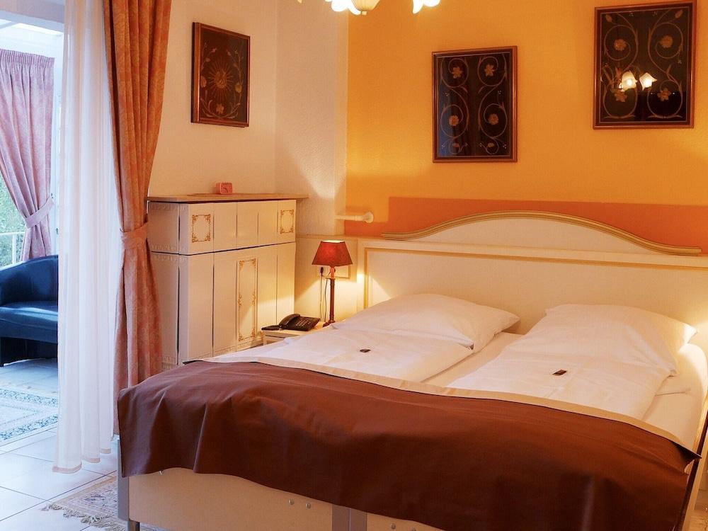 Haus Mooren, Hotel Garni Düsseldorf Kültér fotó