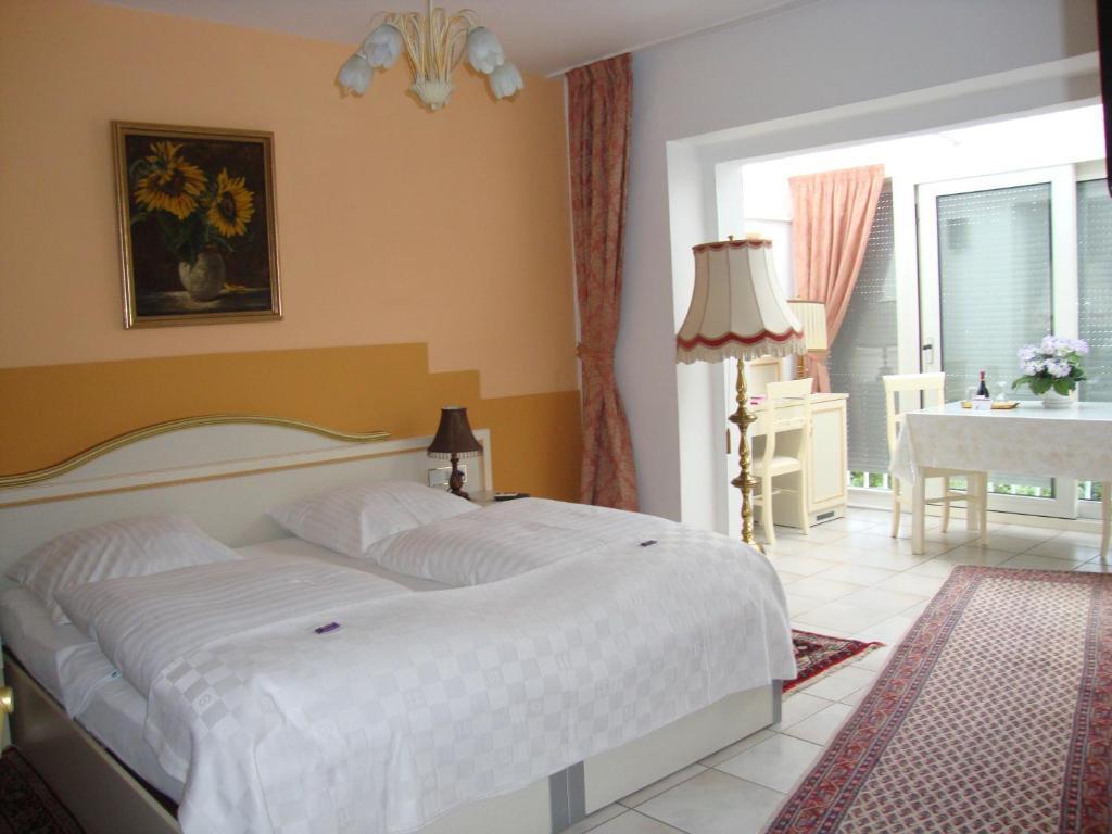 Haus Mooren, Hotel Garni Düsseldorf Szoba fotó